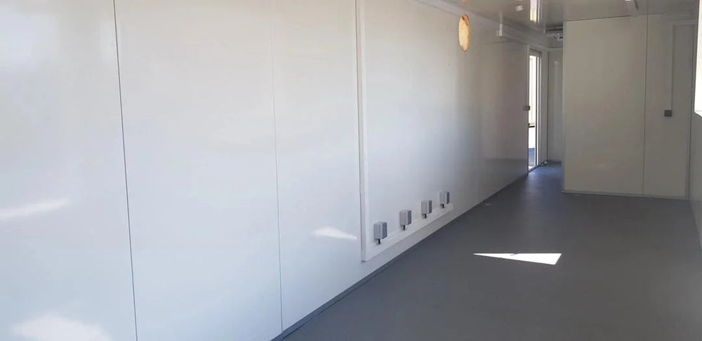 Chiosco Bar Modulare 27mq con Rivestimento in Legno 40 Piedi