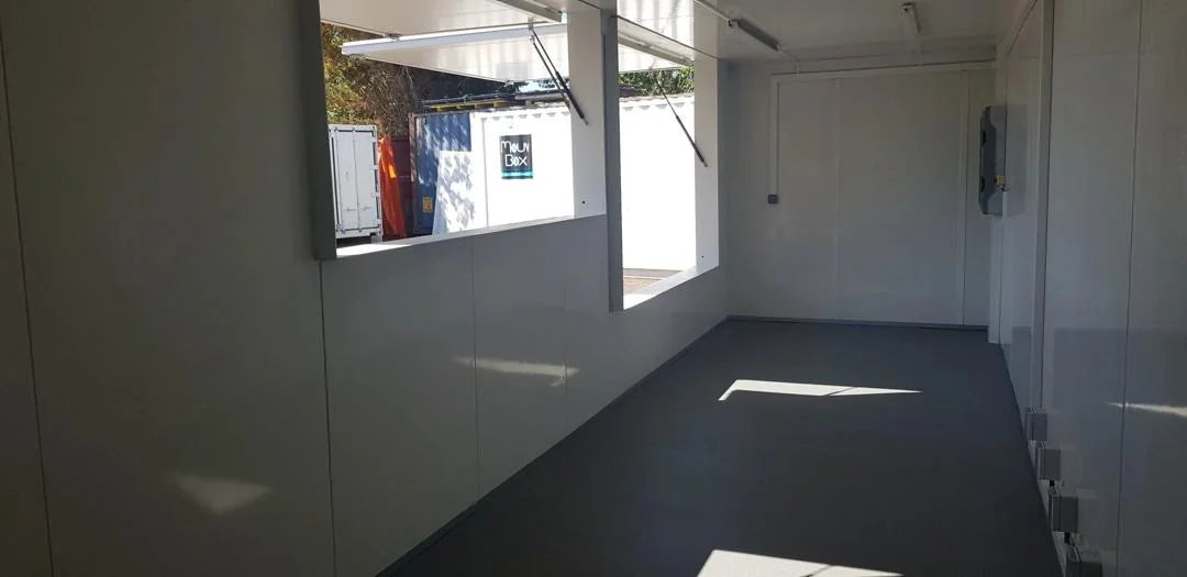 Chiosco Bar Modulare 27mq con Rivestimento in Legno 40 Piedi