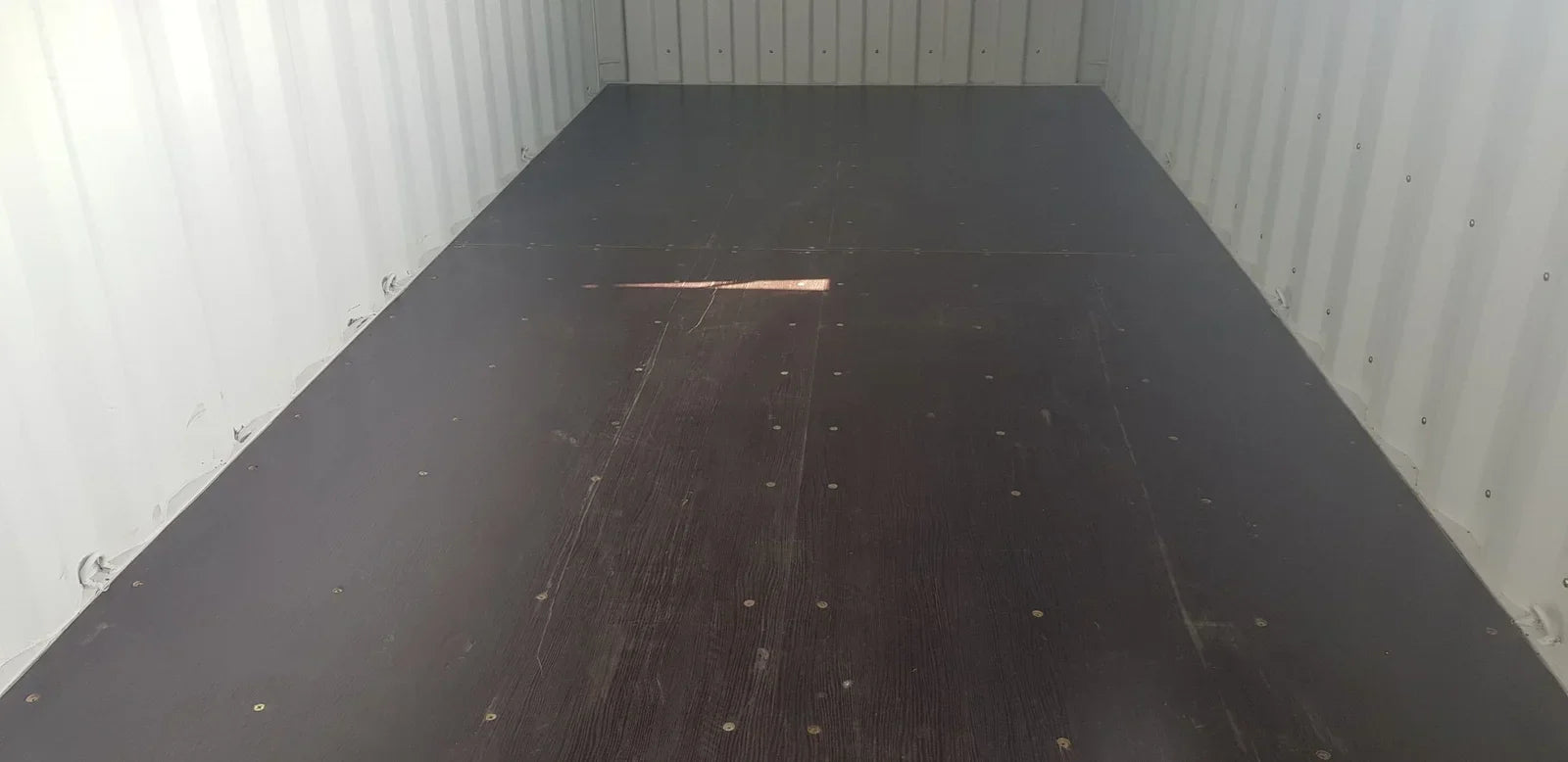 Chiosco Bar Modulare 27mq con Rivestimento in Legno 40 Piedi