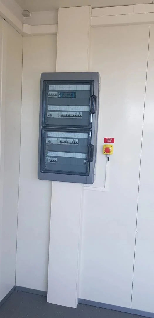 Chiosco Bar Modulare 27mq con Rivestimento in Legno 40 Piedi