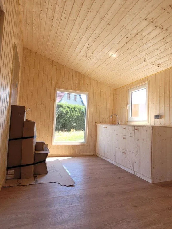 Modulo Abitativo Polivalente Mobile 15,5 mq con Interni in Legno e Bagno